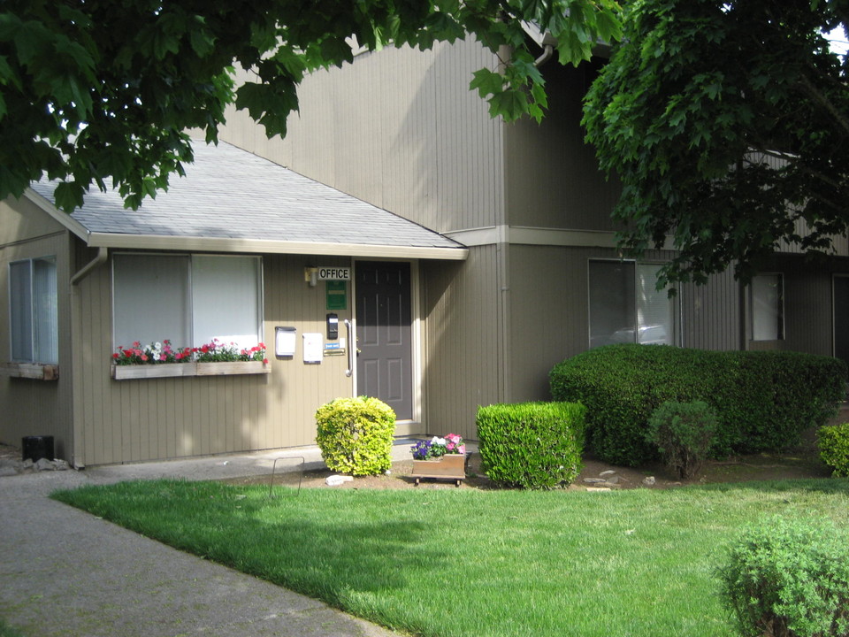 Eagle Pointe Apartments in Vancouver, WA - Building Photo