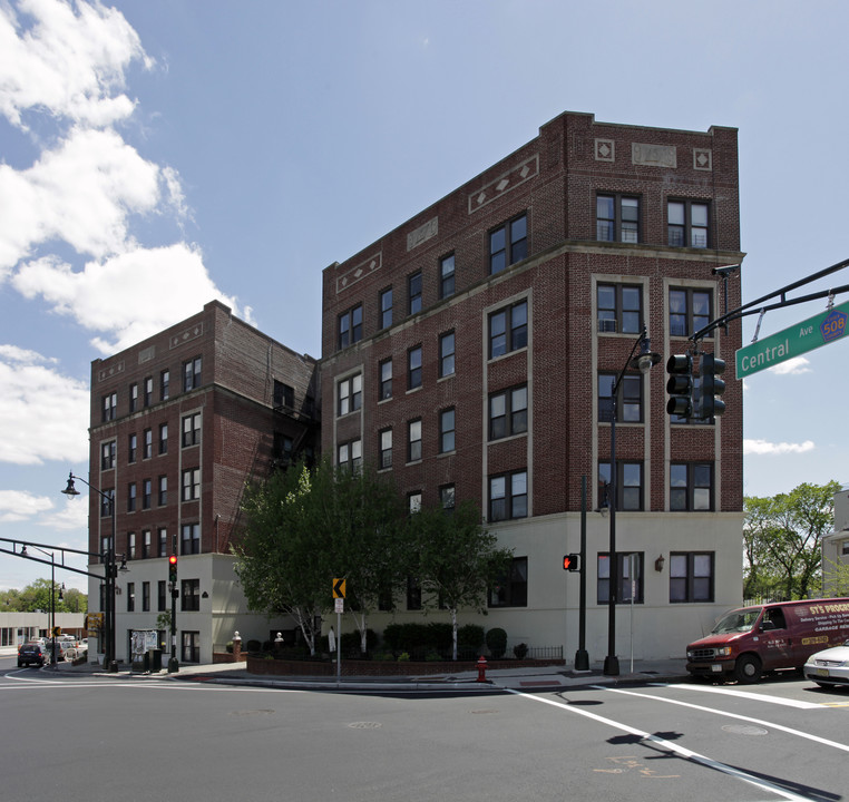 Phillips Court Apartments in Orange, NJ - Building Photo