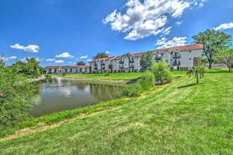Hidden Creek in Crown Point, IN - Foto de edificio - Building Photo