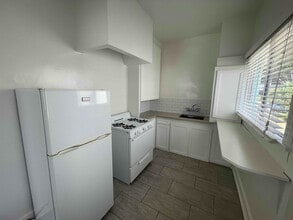 240 S Reeves Dr in Beverly Hills, CA - Building Photo - Building Photo