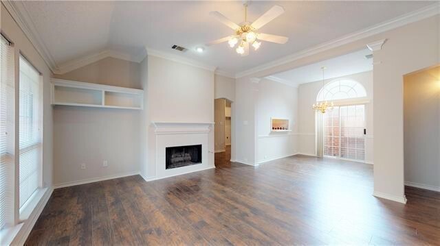 402 Moss Hill Rd in Irving, TX - Foto de edificio