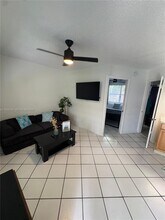 3210 Canal Dr in Pompano Beach, FL - Foto de edificio - Building Photo