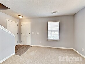 242 Oak Grove Way in Acworth, GA - Foto de edificio - Building Photo