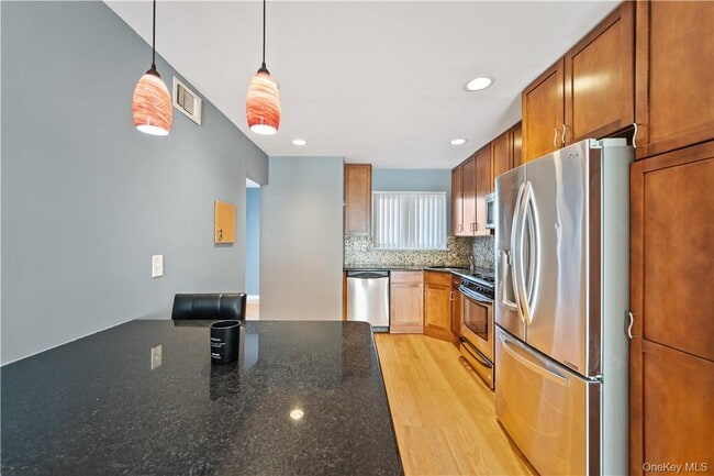 58 Park Dr in Mt Kisco, NY - Building Photo - Building Photo