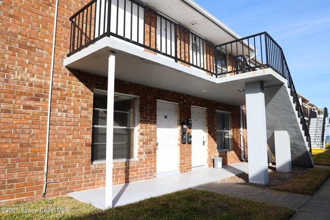 190 E Olmstead Dr in Titusville, FL - Building Photo - Building Photo