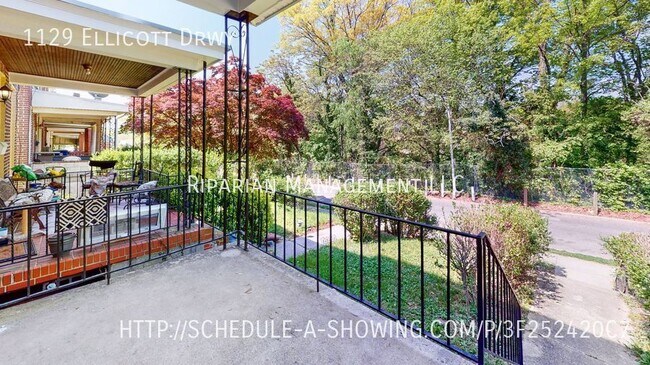 1129 Ellicott Driveway photo'