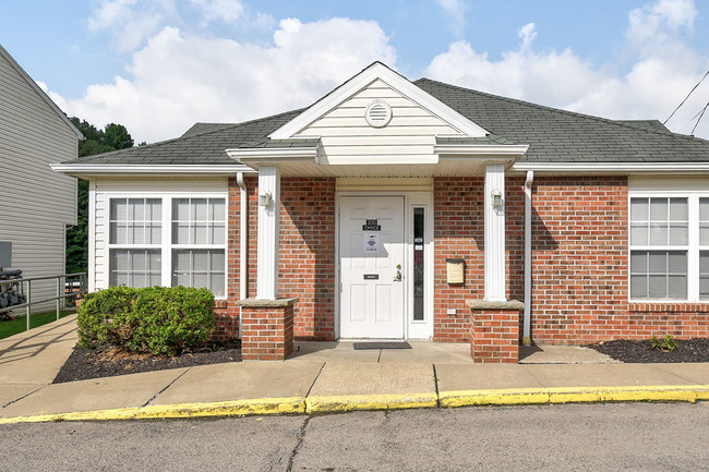 Willow Greene in Bridgeport, WV - Building Photo - Building Photo