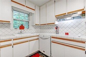 5095 S Trimble Rd, Unit - in Atlanta, GA - Building Photo - Building Photo