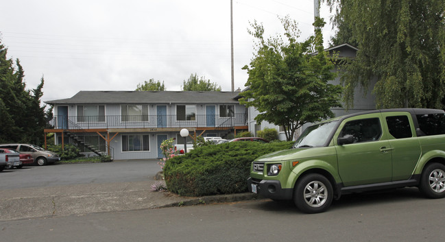 1830 SE Linn St in Portland, OR - Building Photo - Building Photo