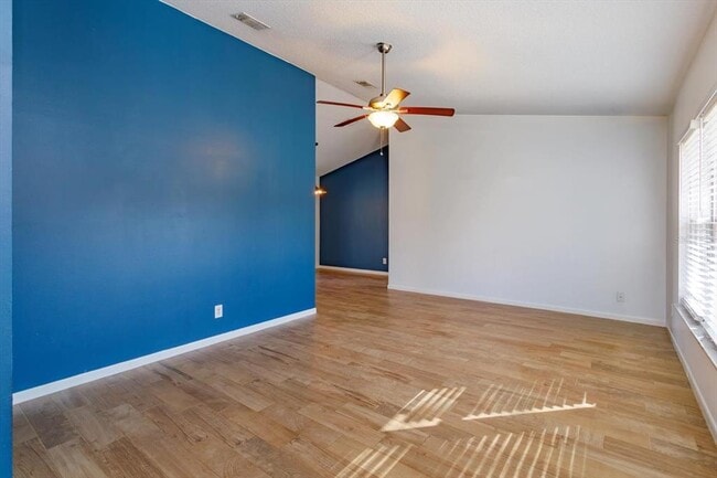 8437 Alveron Ave in Orlando, FL - Building Photo - Building Photo