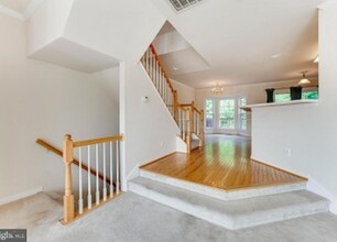 606 Hatchers Run Ct in Stafford, VA - Foto de edificio - Building Photo