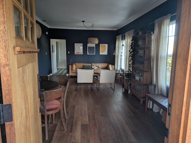 property at 5136 Windermere Ave