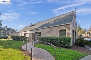 215 Reflections Dr in San Ramon, CA - Building Photo