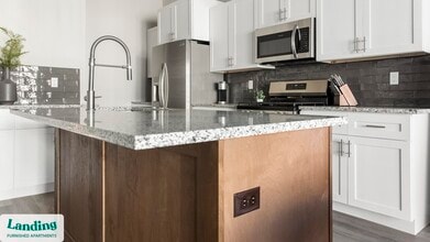 3401 Redbud Ln in Tulsa, OK - Foto de edificio - Building Photo