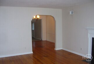 320 Kensington Dr in Savannah, GA - Building Photo - Building Photo