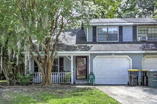 121 Holland Park Cir