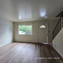 807 Lovers Ln in Vacaville, CA - Building Photo - Building Photo