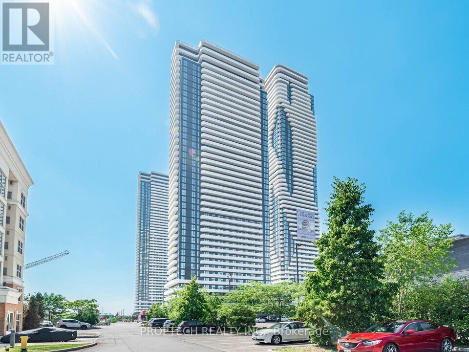 28 Interchange Wy in Vaughan, ON - Building Photo