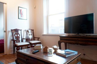 1305 Spruce St-Unit -3A in Philadelphia, PA - Building Photo - Building Photo