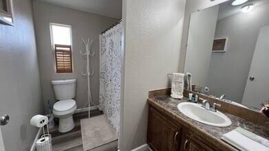 6009 Las Flores Ave in Inyokern, CA - Building Photo - Building Photo