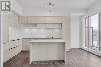 2-TH922 Steckley House Ln in Richmond Hill, ON - Building Photo - Building Photo