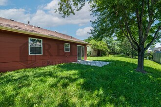 5915 E Pembrook Cir in Wichita, KS - Building Photo - Building Photo