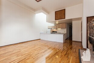 2525 N Lincoln Ave, Unit D2 in Chicago, IL - Building Photo