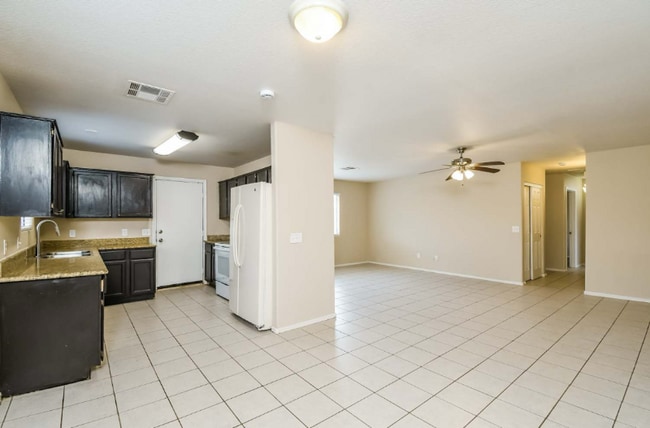 3143 W Roeser Rd in Phoenix, AZ - Building Photo - Building Photo