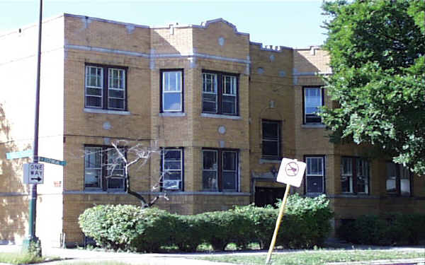 4403-4407 W Iowa St in Chicago, IL - Building Photo