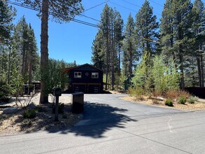 11869 Deerfield Dr in Truckee, CA - Building Photo - Building Photo