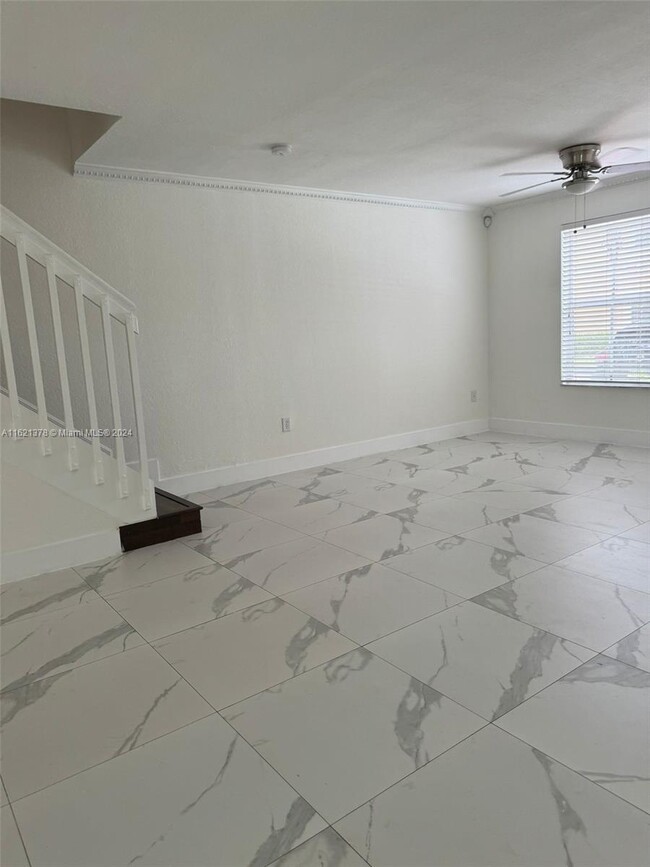 3032 SW 129th Ter in Miramar, FL - Foto de edificio - Building Photo