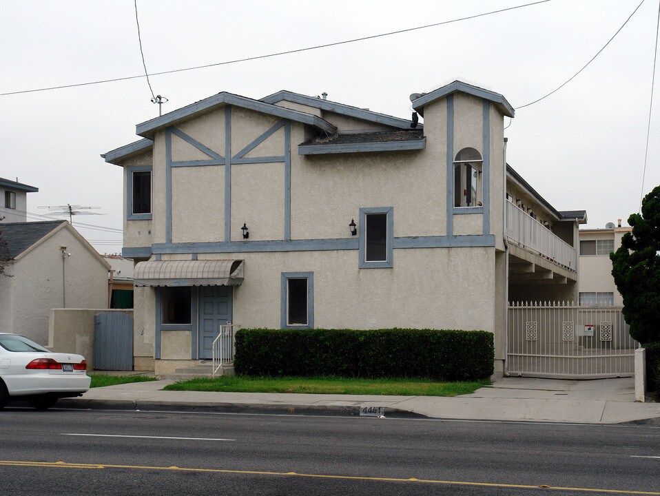 4451 W 120th St in Hawthorne, CA - Building Photo