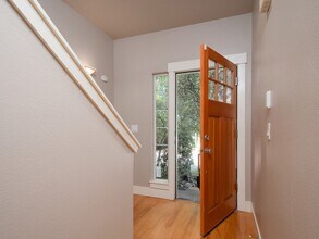 15320 SW Jasper Ln in Beaverton, OR - Building Photo - Building Photo