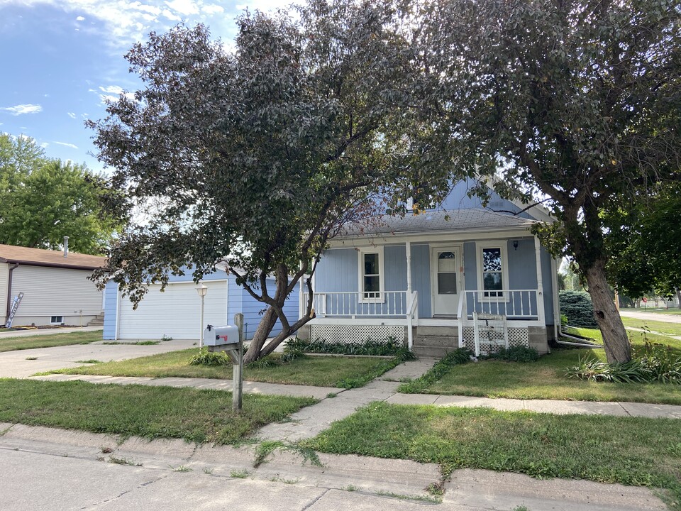 420 Walnut St in Wayne, NE - Building Photo