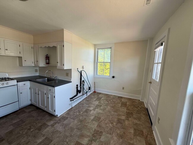 6 Charles St in Newburyport, MA - Building Photo - Building Photo