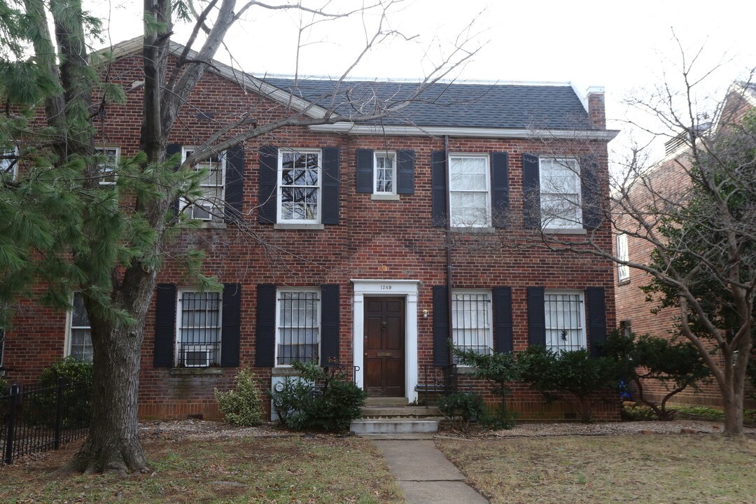 1249 S Carolina Ave SE in Washington, DC - Building Photo