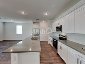 3360 Blodwen St in Las Vegas, NV - Building Photo - Building Photo