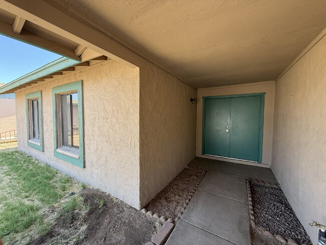 5035 N 70th Ave in Glendale, AZ - Building Photo - Building Photo