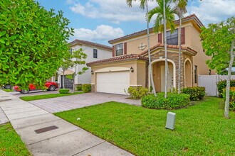 3526 W 86th Terrace in Hialeah, FL - Building Photo - Building Photo