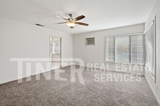 208 43rd St in Sacramento, CA - Building Photo - Building Photo