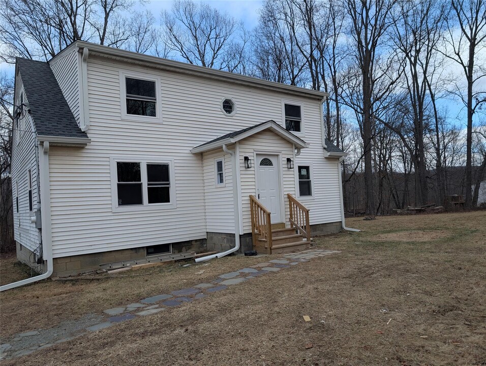 2591 State Rte 55 in Poughquag, NY - Building Photo