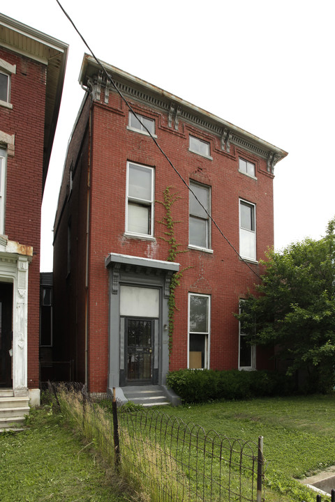 225 E Breckinridge St in Louisville, KY - Building Photo