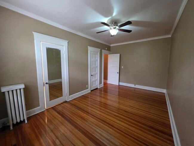 600 W Olney Rd, Unit 202 in Norfolk, VA - Foto de edificio - Building Photo