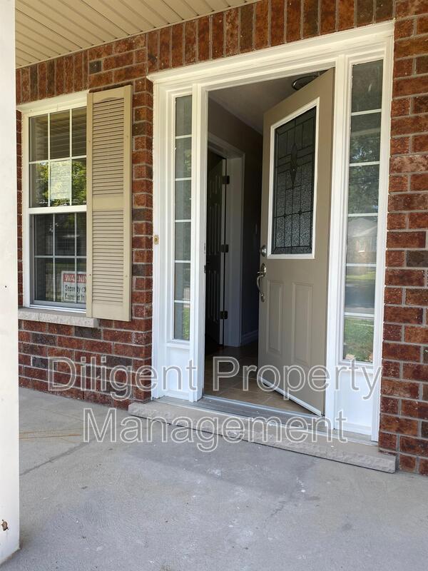 695 Otonabee Dr in Peterborough, ON - Building Photo - Building Photo