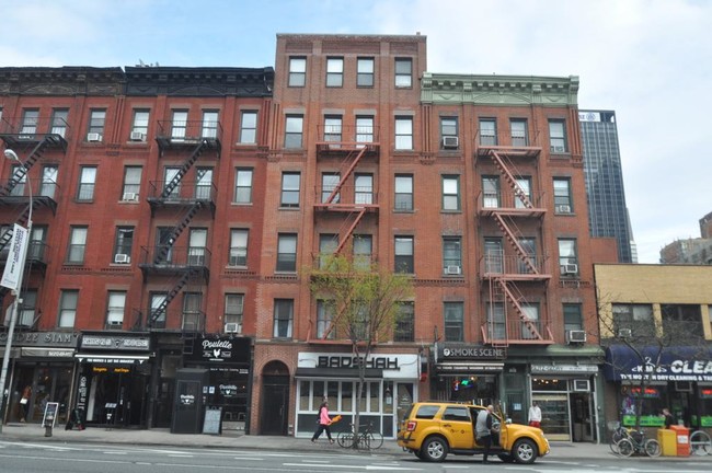 Co-Op in New York, NY - Building Photo - Primary Photo