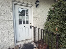 687 Jersey Ave in Greenwood Lake, NY - Building Photo