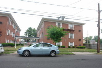 SEMINARY APARTMENTS, LLC in Rahway, NJ - Building Photo - Building Photo