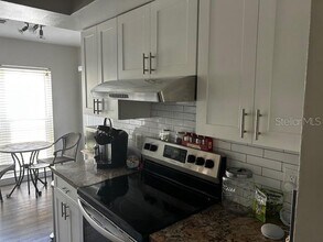 13713 Lazy Oak Dr in Tampa, FL - Building Photo - Building Photo