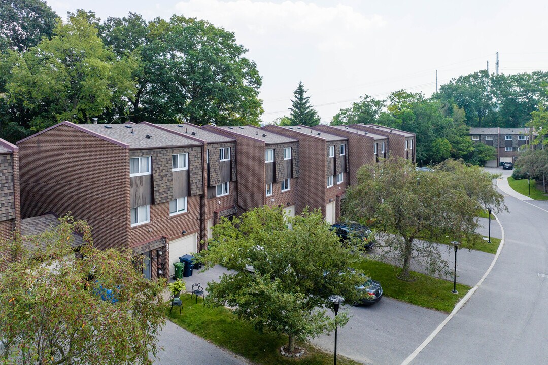1-76 Windy Golf Way in Toronto, ON - Building Photo