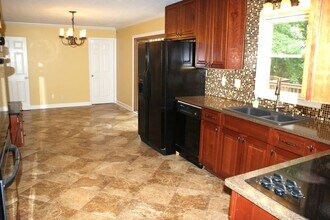 6725 Ridge Moore Dr NW in Atlanta, GA - Building Photo - Building Photo